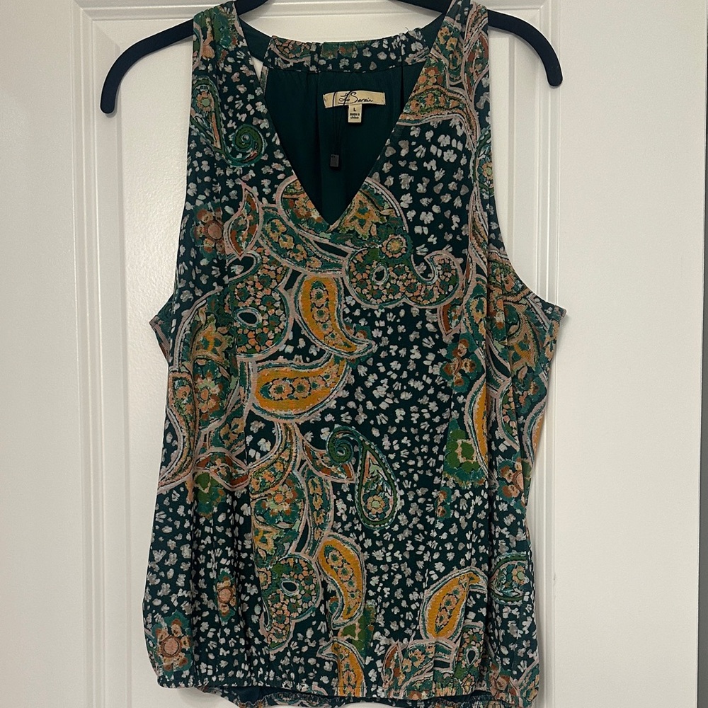Les Serein Dark Green Paisley V-Neck Sleeveless Camisole